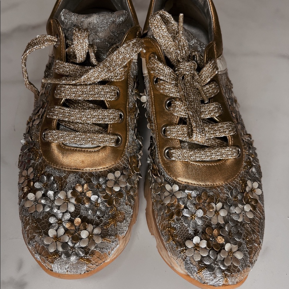 Rene caovilla floral sneaker Size 36 on print 
Good condition